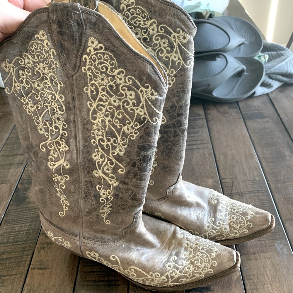 Corral lace cowboy boots size 9.5